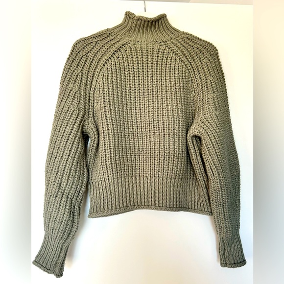 H&M Olive Green Chunky Knit Turtleneck Sweater - Picture 1 of 6